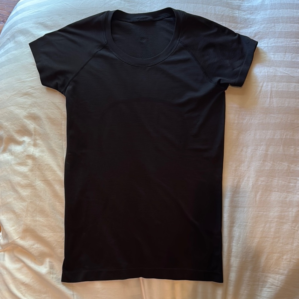 Lululemon Athletica Black Fitted Short Sleeve Tee